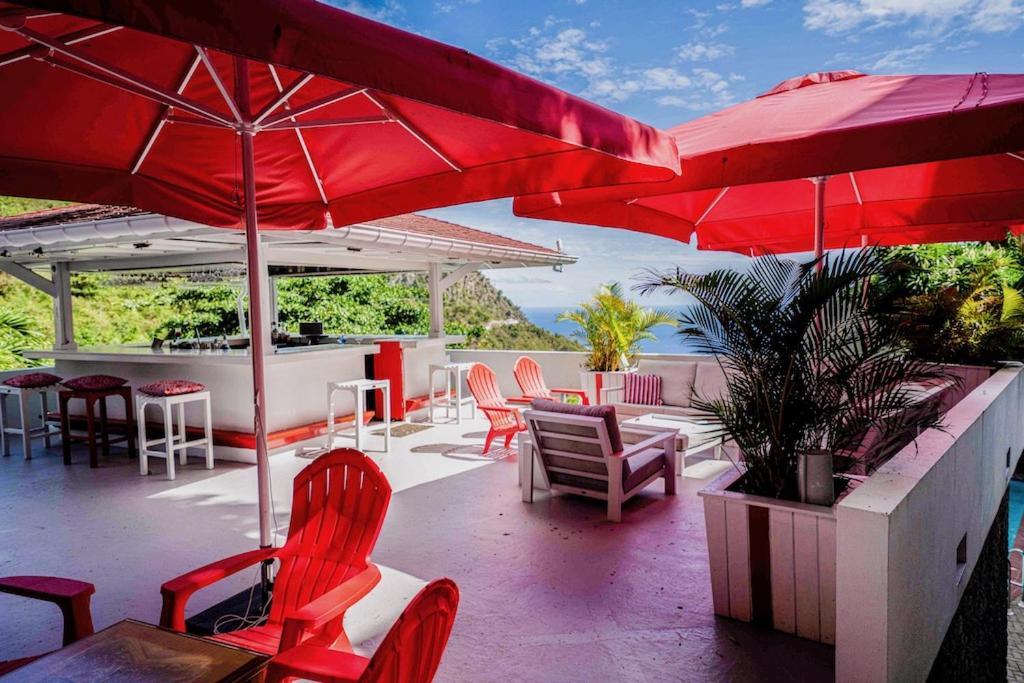 Queen'S Hotel, Bar & Kitchen SAB Екстериор снимка